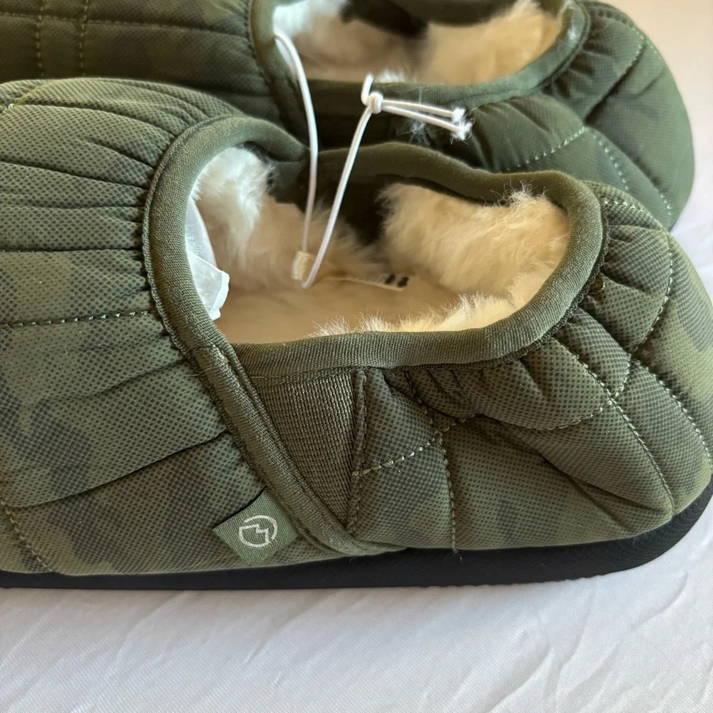 Magellan Outdoors Mens Puffer Slippers Green Camo Indoor Outdoor Size 11 D